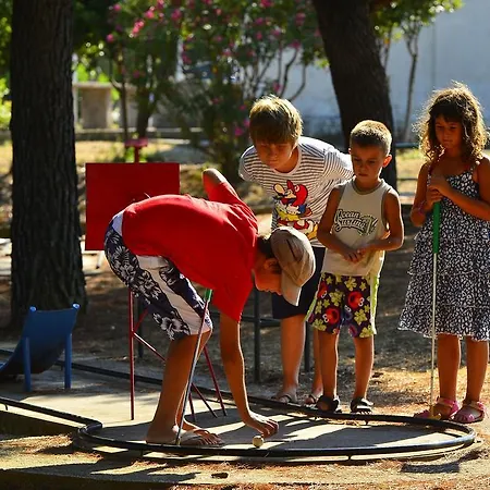 Feriepark Happy Camp Mobile Homes In Camping Amadria Park Camping Trogir 3*